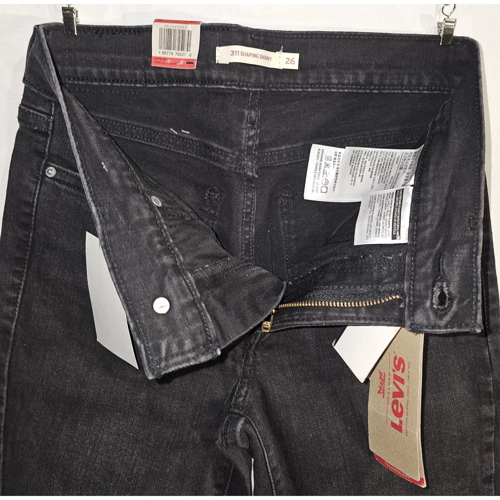 Levi's Women's 311 Shaping Skinny Jeans in Short Length - 26